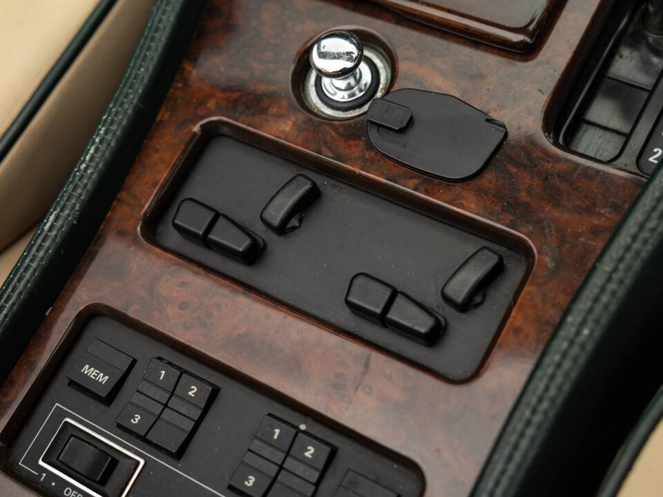 Bild 14/26 von Bentley Azure Mulliner (1999)