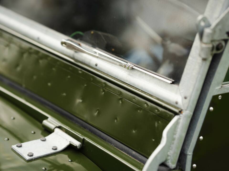 Image 32/50 of Land Rover 80 (1952)