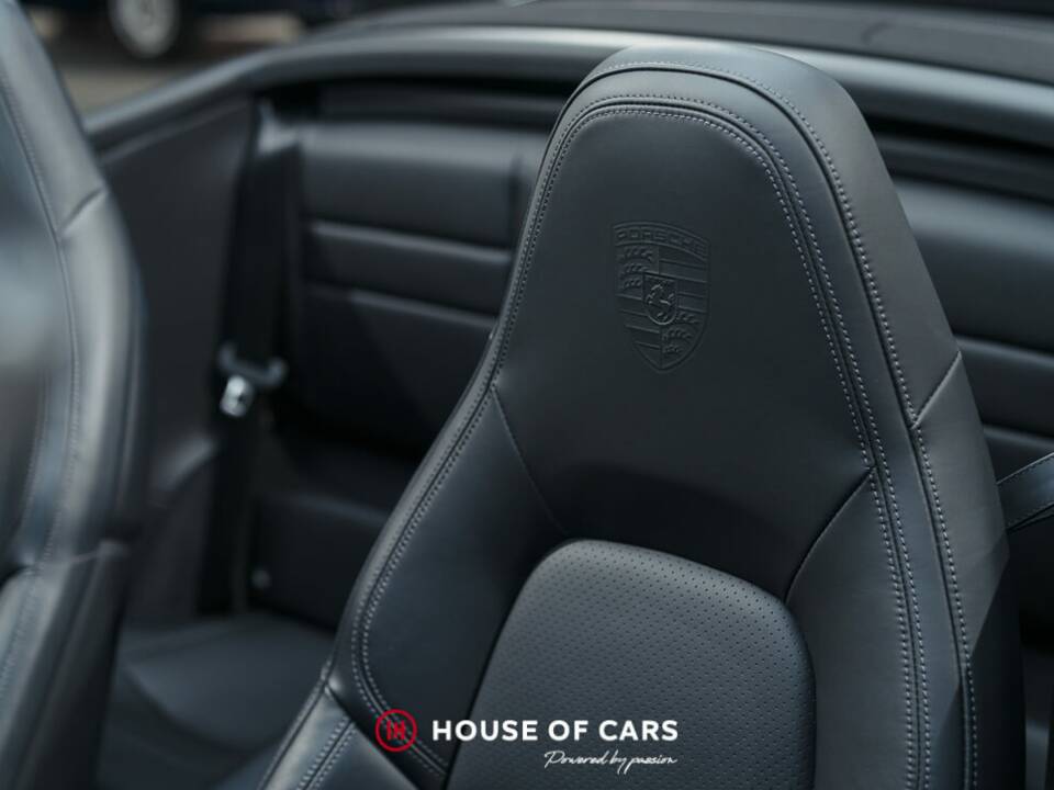 Image 19/25 of Porsche 911 Carrera (2023)