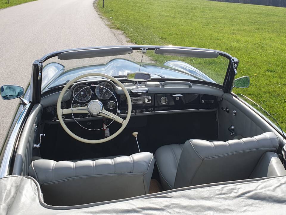 Image 14/20 of Mercedes-Benz 190 SL (1960)