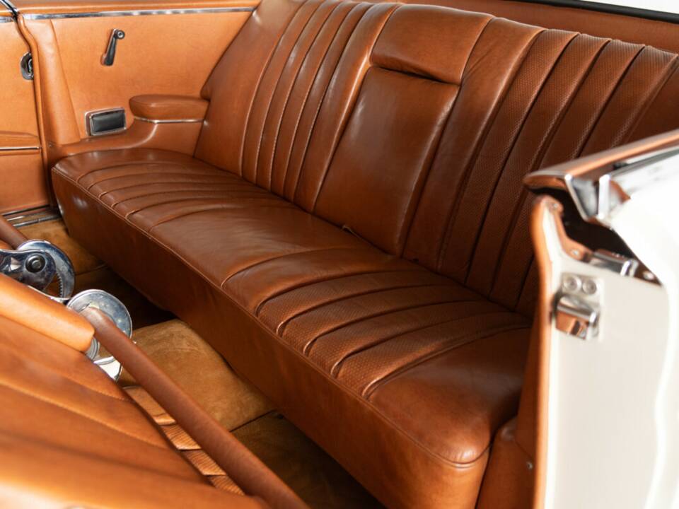 Bild 30/44 von Mercedes-Benz 220 SE b (1964)