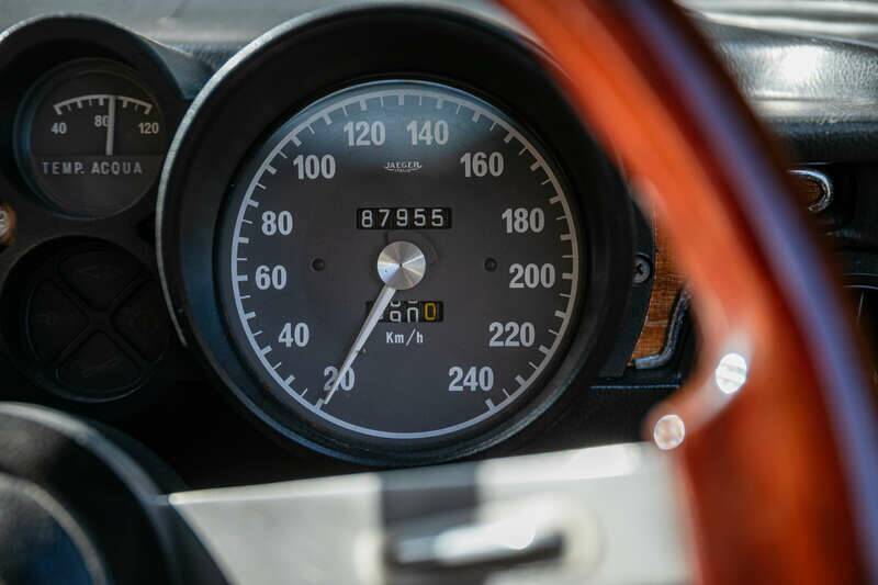 Image 10/45 of Alfa Romeo 2000 GT Veloce (1975)