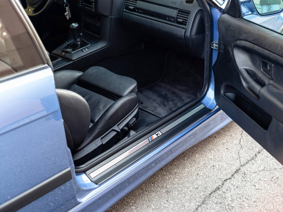 Image 22/42 of BMW M3 Sport Evo (1997)