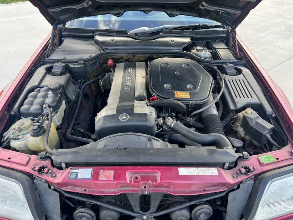 Image 29/30 of Mercedes-Benz 300 SL-24 (1992)