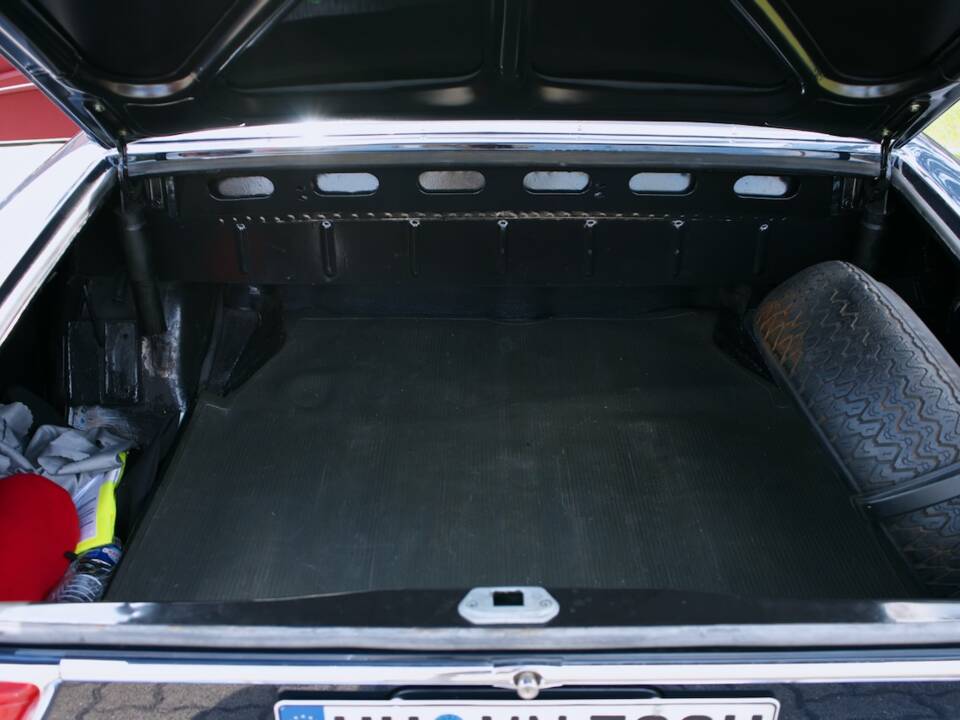 Image 27/39 of Mercedes-Benz 300 SE (1962)