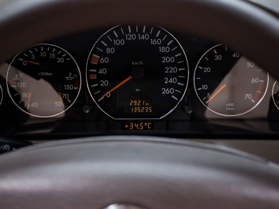 Image 31/45 of Mercedes-Benz SL 280 "Final Edition" (2001)