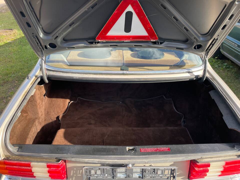 Image 92/95 of Mercedes-Benz 560 SEC (1985)