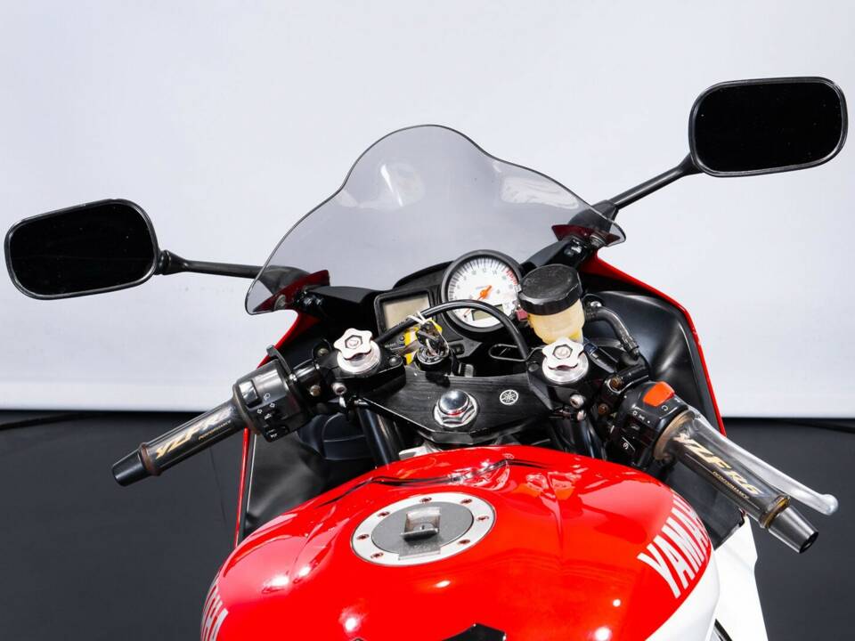 Image 9/49 of Yamaha YZF 600 R6 (1999)