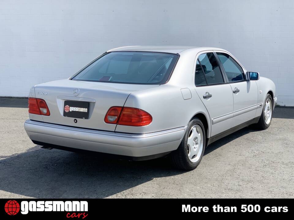 Image 6/15 of Mercedes-Benz E 320 (1998)
