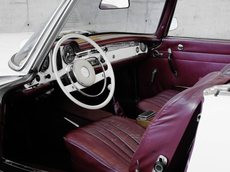 Afbeelding 21/40 van Mercedes-Benz 230 SL (1964)