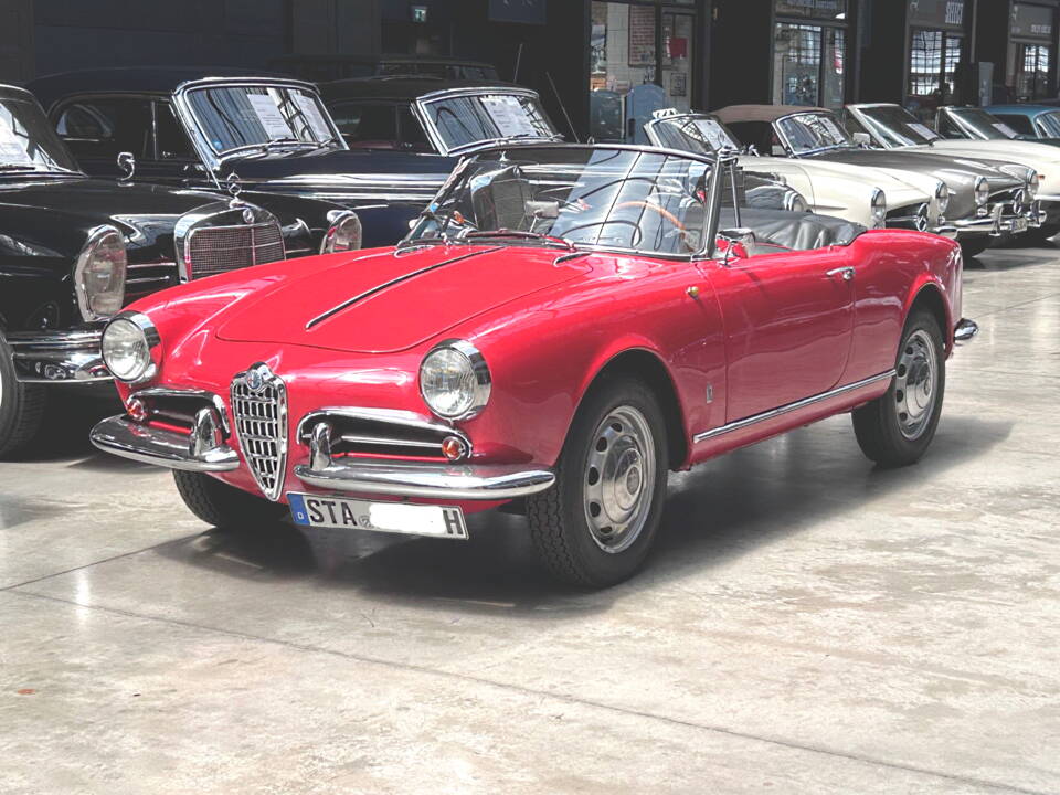 Image 2/35 of Alfa Romeo Giulietta Spider (1960)