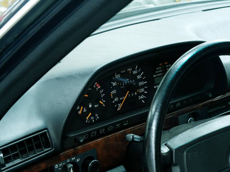 Bild 36/50 von Mercedes-Benz 500 SEL (1990)