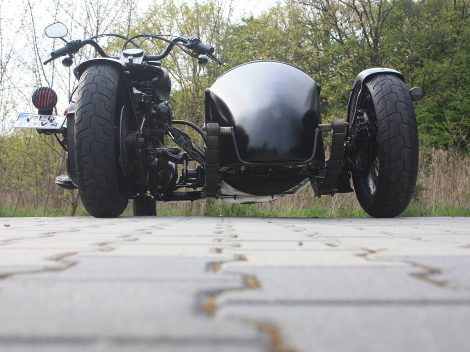 Image 22/33 of Harley-Davidson DUMMY (2004)