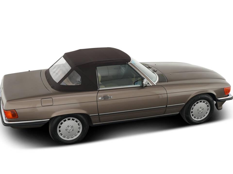 Image 10/48 of Mercedes-Benz 560 SL (1989)