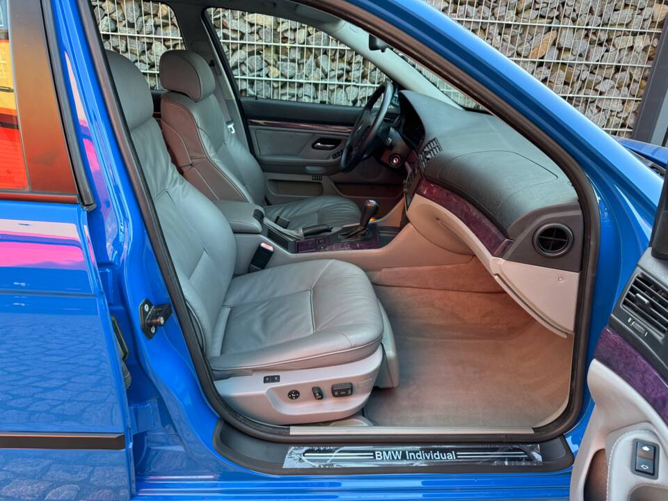 Image 85/100 of BMW 540i Touring (1998)