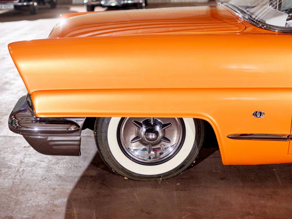 Image 24/34 of Lincoln Premiere Hardtop Coupé (1956)