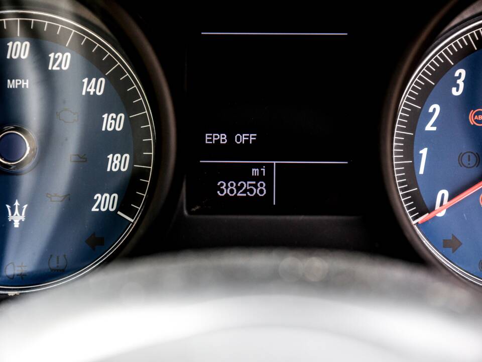 Image 34/43 of Maserati GranTurismo 4.2 (2008)