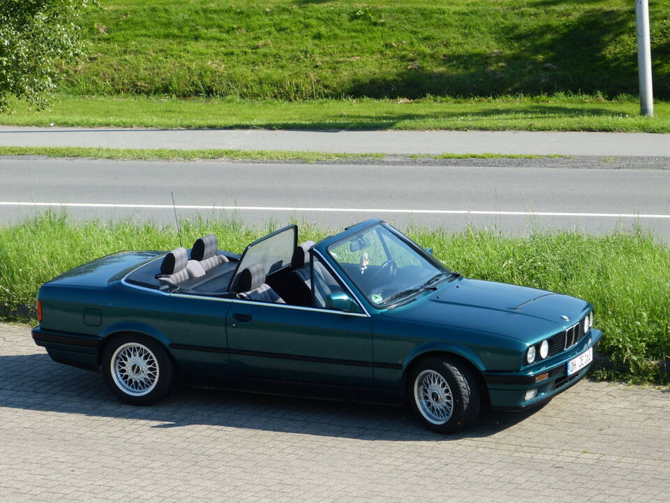 Afbeelding 1/12 van BMW 325i (1992)