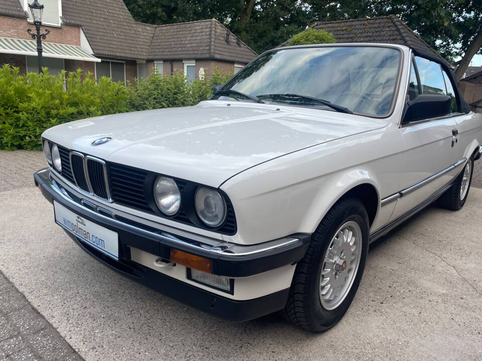 Bild 1/20 von BMW 325i (1989)
