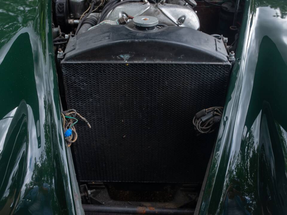 Image 40/46 of Jaguar XK 120 DHC (1954)