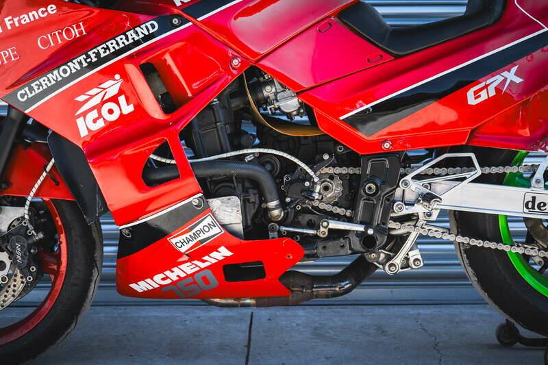 Image 6/50 of Kawasaki GPX 750R (1987)
