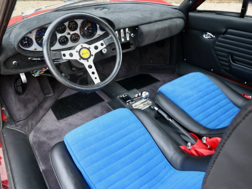 Immagine 8/50 di Ferrari Dino 246 GT (1971)