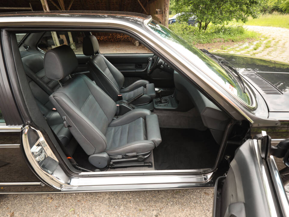 Image 13/99 of BMW M 635 CSi (1988)