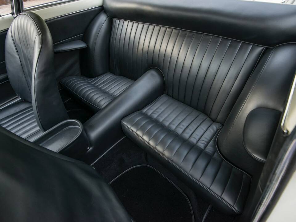 Image 4/6 of Maserati Sebring 3.7 (1966)