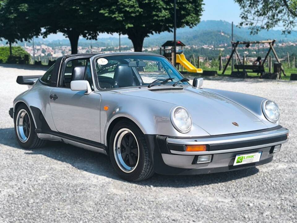 Image 1/40 de Porsche 911 Carrera 3.2 (1986)
