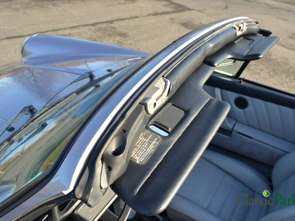 Image 31/50 of Porsche 911 Carrera 3.2 (1987)