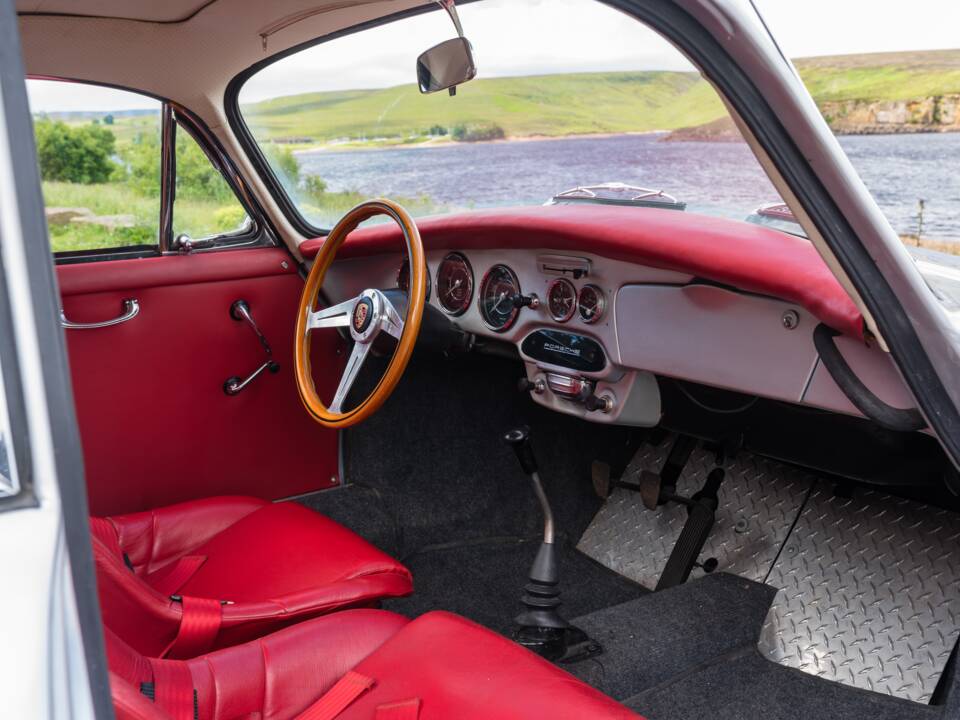Immagine 22/42 di Porsche 356 C 1600 (1964)