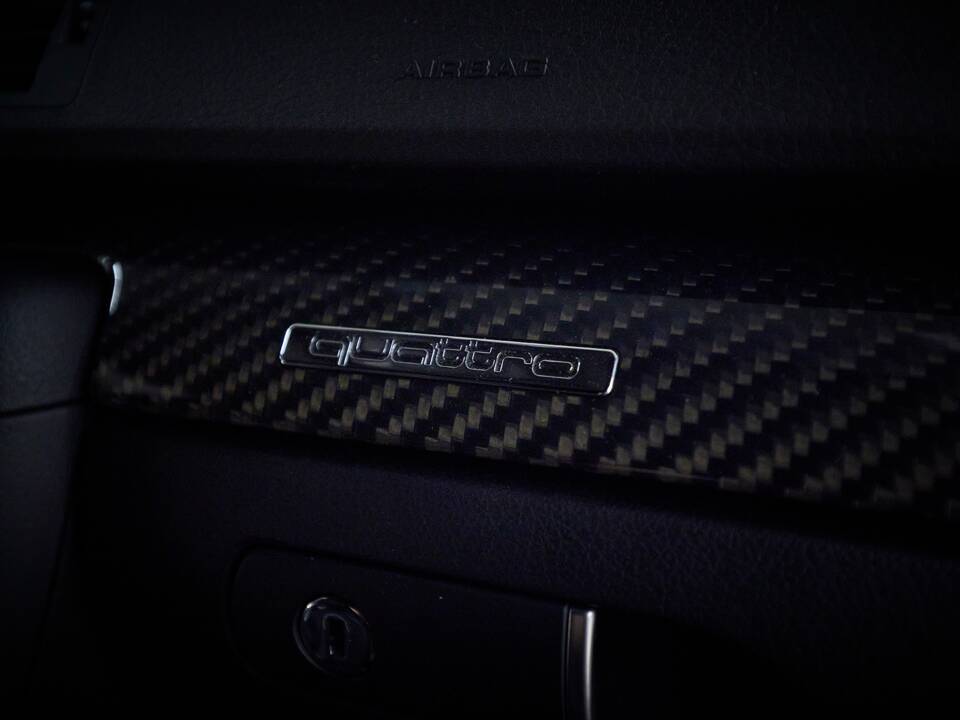 Image 65/95 of Audi RS4 Avant (2006)