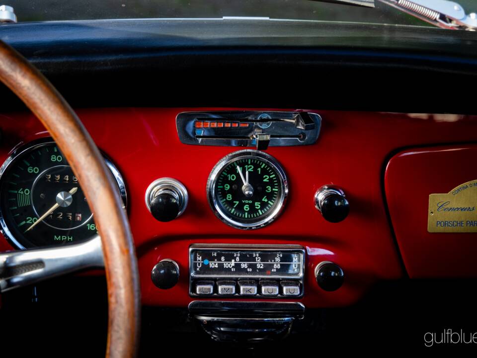 Image 50/91 de Porsche 356 B Carrera 2/2000 GS (1962)