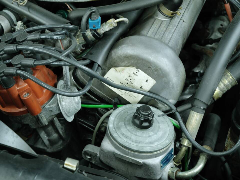 Bild 19/50 von Mercedes-Benz 380 SE (1984)