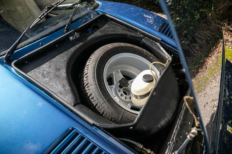 Image 20/41 de Ferrari 308 GTSi Quattrovalvole (1985)