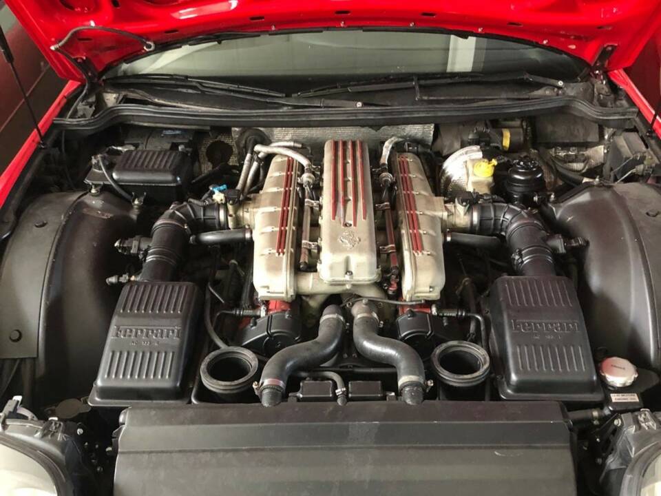 Bild 8/9 von Ferrari 550 Maranello (1996)