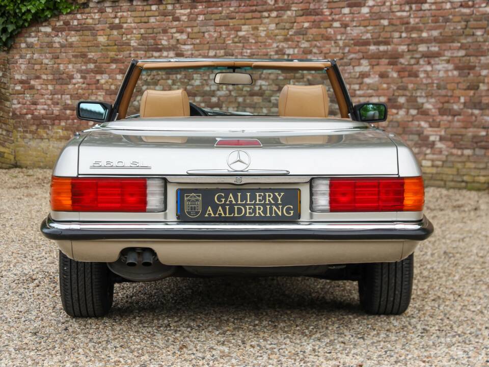 Image 6/50 de Mercedes-Benz 560 SL (1988)