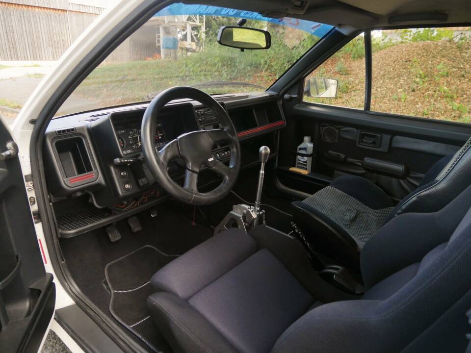 Image 24/26 of Citroën AX Sport (1987)