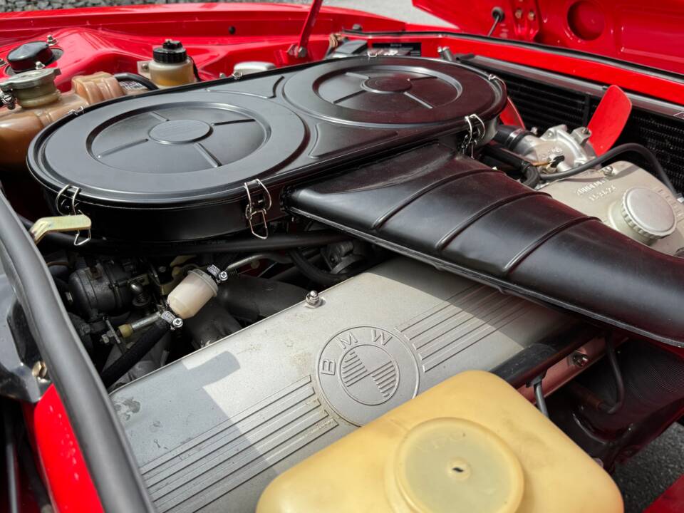 Image 55/73 of BMW 2,5 CS (1975)