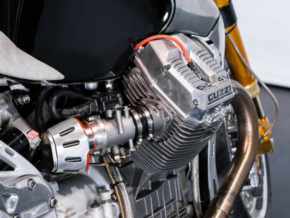 Image 40/50 de Moto Guzzi Daytona RS (1998)