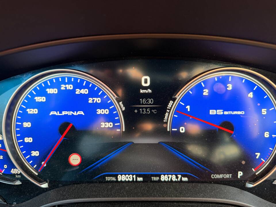 Image 15/22 of ALPINA B5 Touring Biturbo AWD (2018)