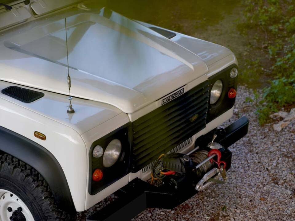 Image 2/32 of Land Rover Defender 130 Td5 Crew Cab (1999)