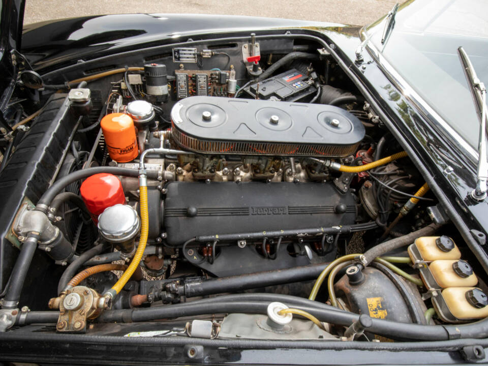 Image 32/46 of Ferrari 275 GTS (1965)