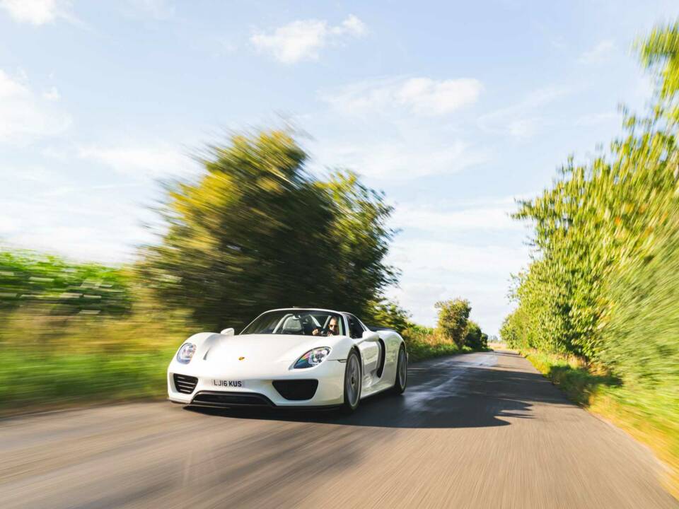 Image 10/24 of Porsche 918 Spyder (2015)