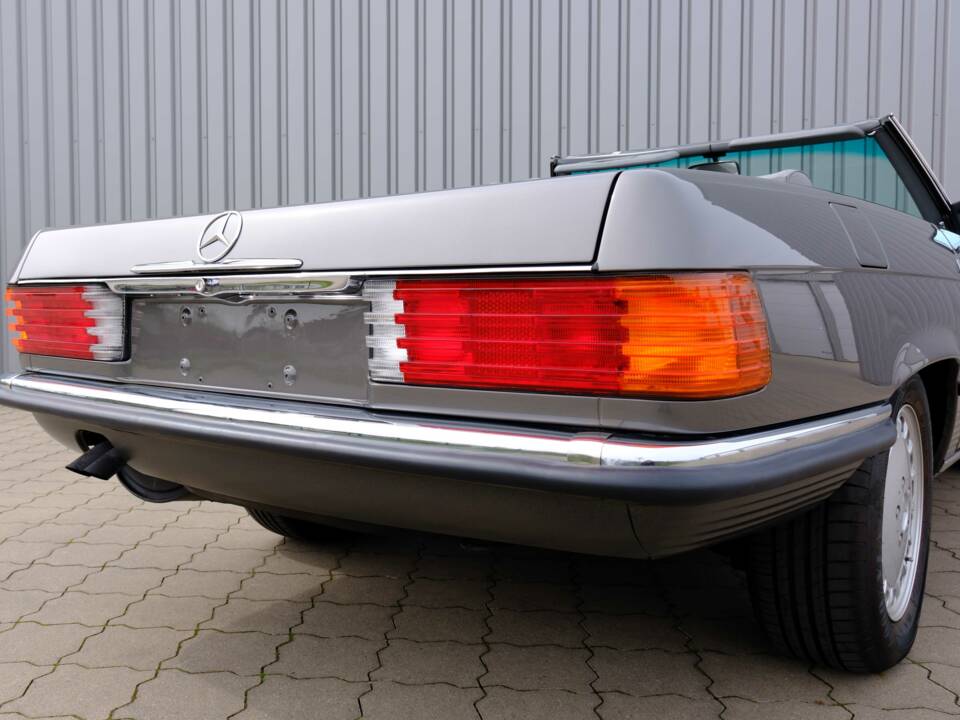 Image 86/97 de Mercedes-Benz 560 SL (1987)
