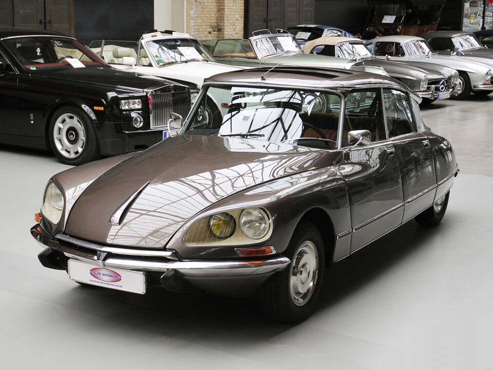 Bild 2/32 von Citroën DS 23 Pallas IE (1973)