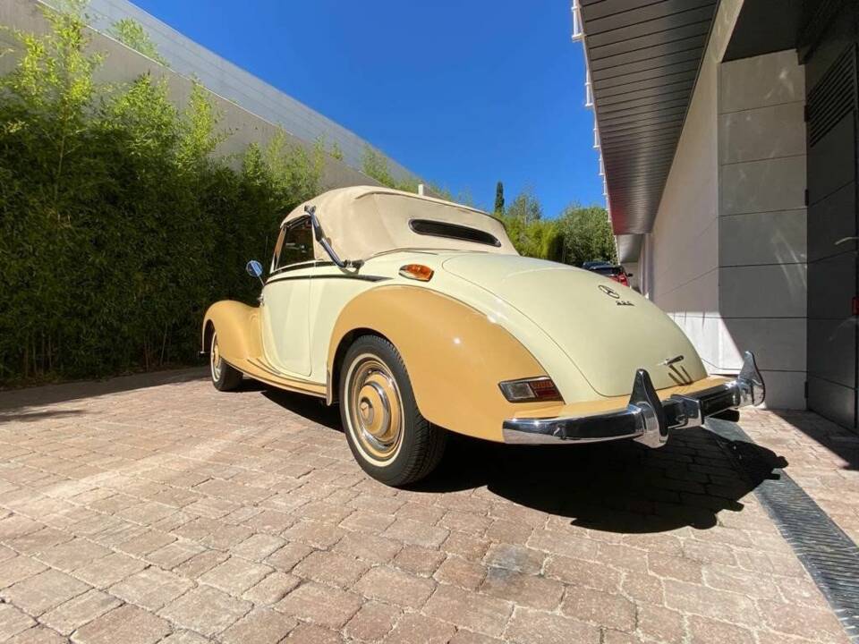 Bild 7/8 von Mercedes-Benz 220 Cabriolet A (1952)