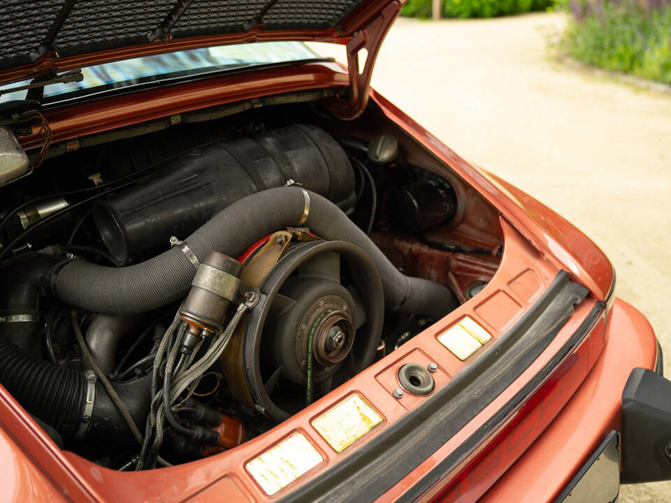 Image 86/90 of Porsche 911 Carrera 3.0 (1977)