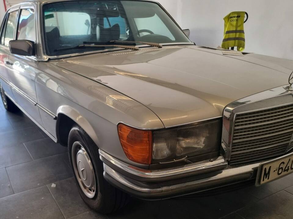 Image 1/5 of Mercedes-Benz 350 SE (1975)