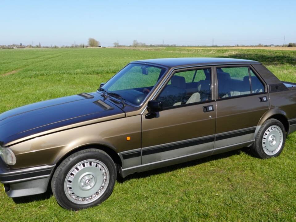 Image 15/20 of Alfa Romeo Giulietta 1.8 (1985)